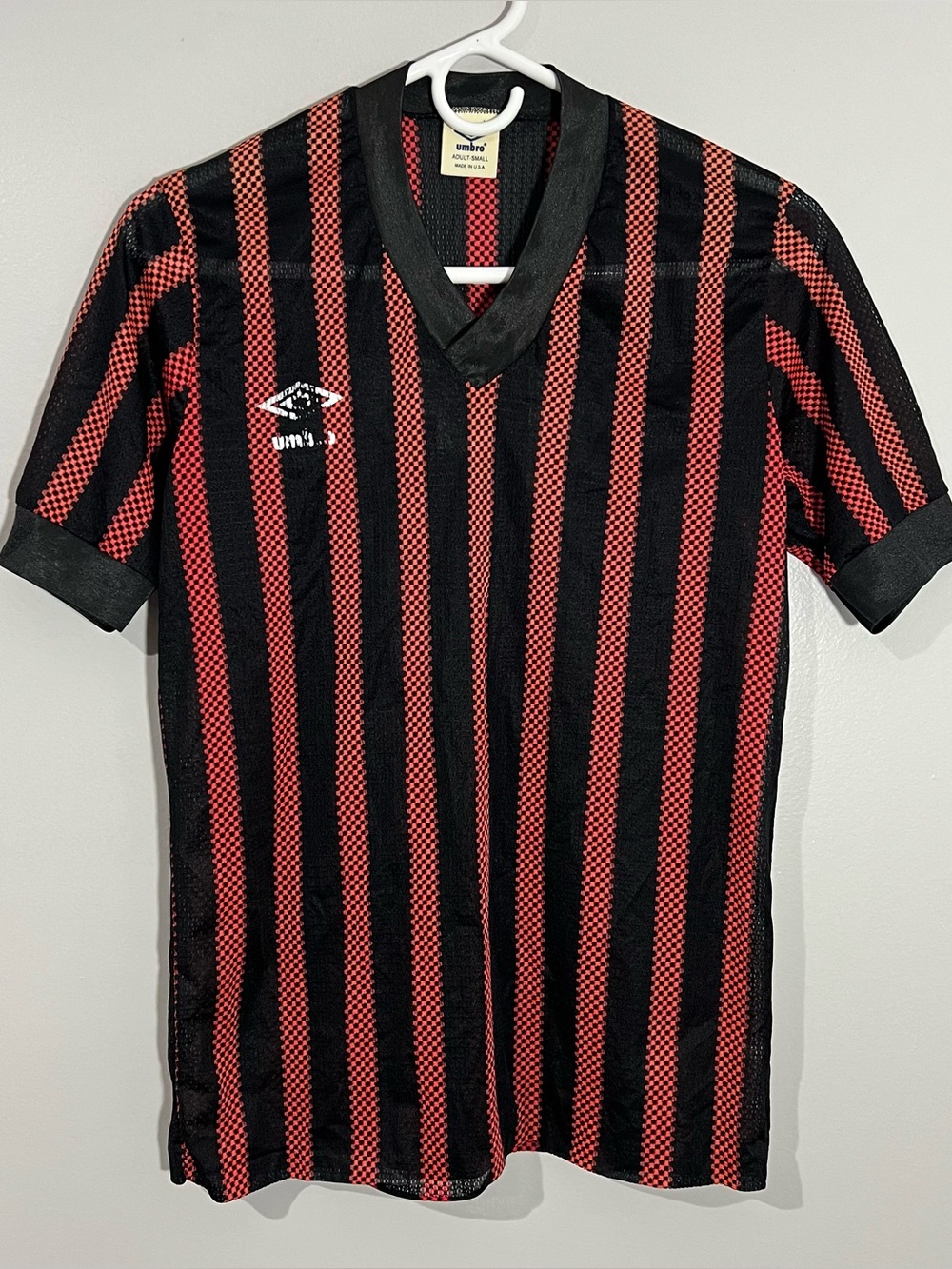 Vintage Umbro Black Orange/Red Stripe #17 Soccer Jersey Adult Small